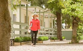 Lake Hamilton Motor Village And Caravan Park